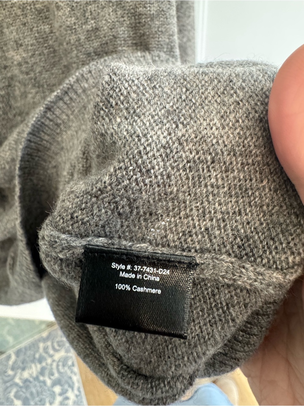 Jenni Kayne Flynn cashmere Vneck sweater in Shadow - Picture 4 of 9